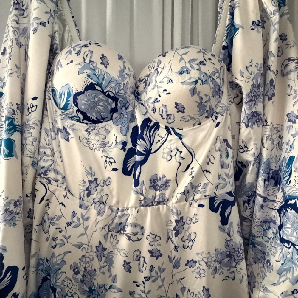 Blue & White Floral Puff-Sleeve Midi Dress - Picture 8 of 13